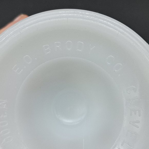 E O Brody Milk Glass Vase - Picture 11 of 11